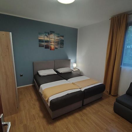 Apartman Hric -50M Od Plaze- Mali Losinj Bagian luar foto