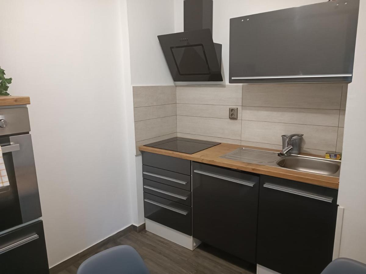 Apartman Hric -50M Od Plaze- Mali Losinj Bagian luar foto