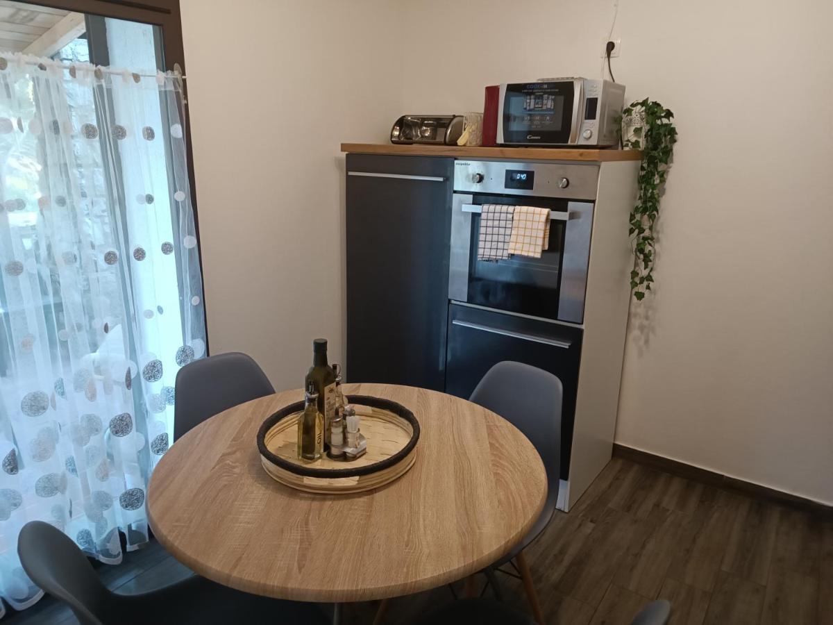 Apartman Hric -50M Od Plaze- Mali Losinj Bagian luar foto